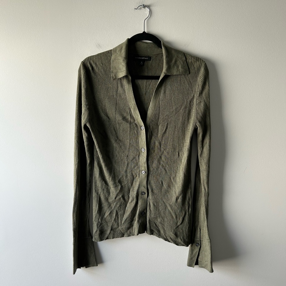 Banana Republic green ribbed long sleeve knit top